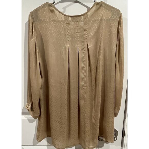Chicos Size 1 Gold Soft And Silky Pull Over Top, 3/4 Sleeves - Picture 2 of 5
